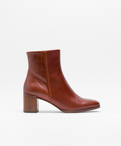 tan ankle boots low heel
